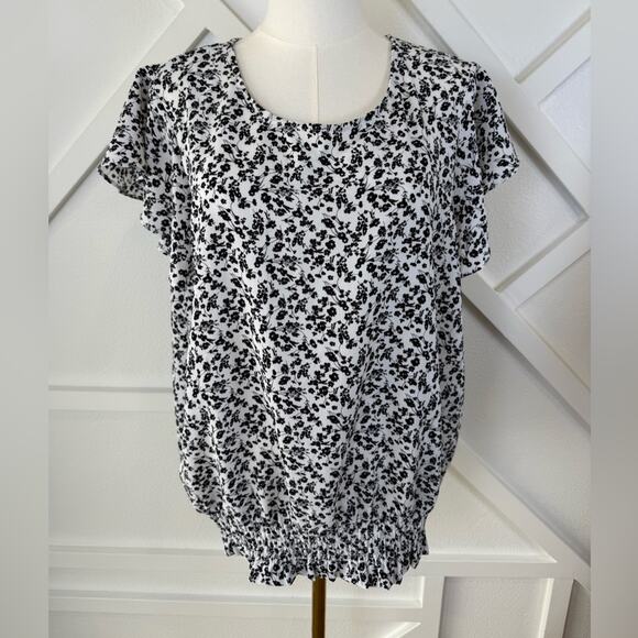NWT Adrianna Papell Black & White Printed Smocked Hem Blouse Size Large - Picture 1 of 10